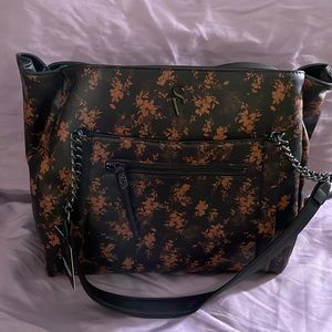 Vera wang shoulder bag